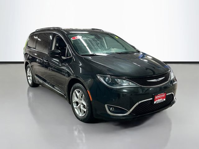Used 2018 Chrysler Pacifica Touring-L w/ Tire & Wheel Group FWD image 3