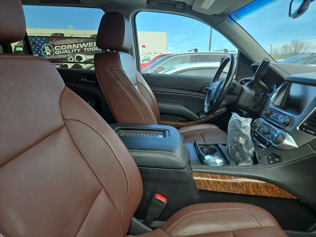 Used 2019 Chevrolet Suburban Premier w/ Premier Plus Edition image 4