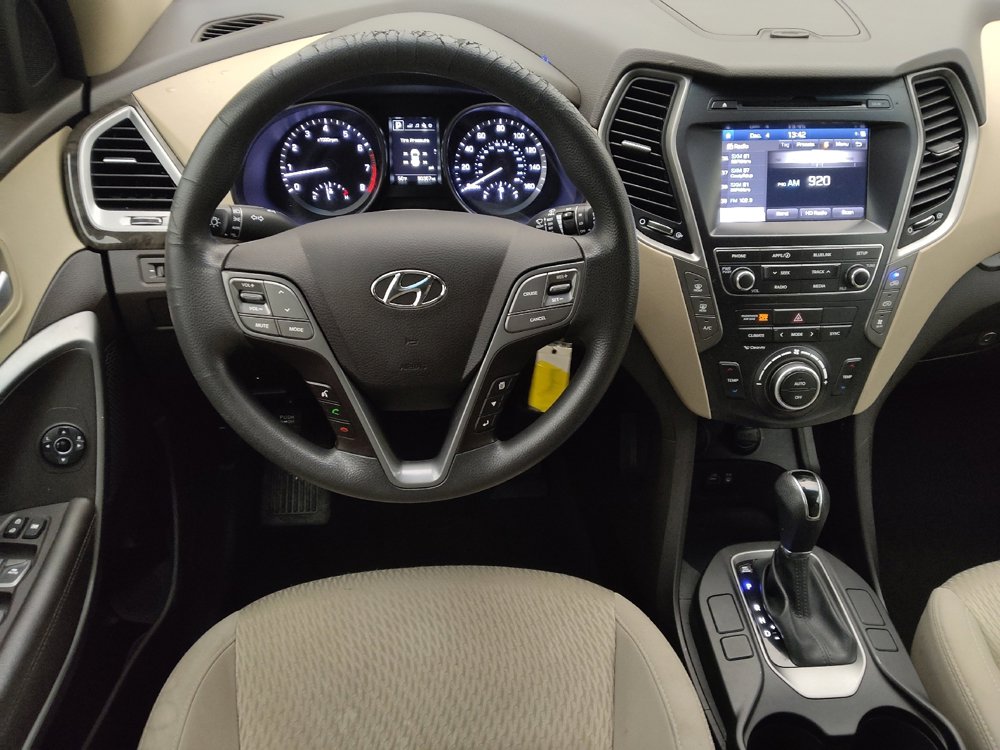 Used 2017 Hyundai Santa Fe SE image 22