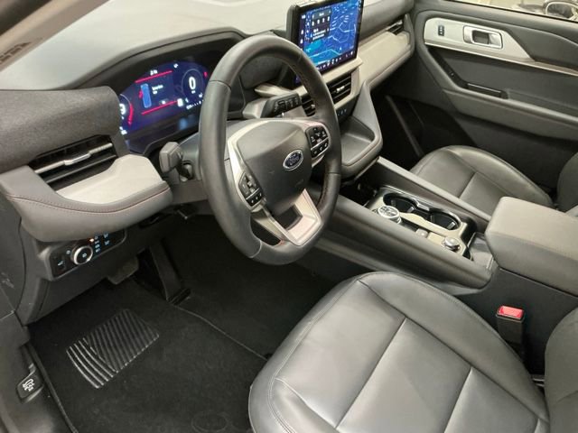 Used 2025 Ford Explorer Active w/ Active Comfort Package image 15