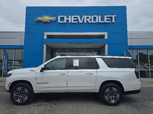 Used 2025 Chevrolet Suburban Z71 AWD/4WD image 2