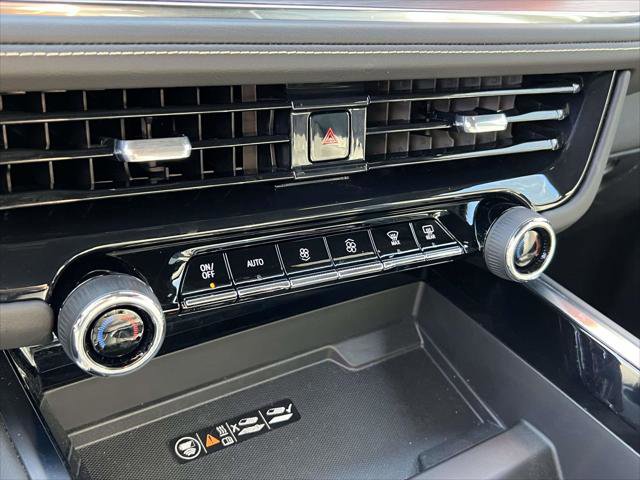 Used 2025 Chevrolet Suburban Premier image 29