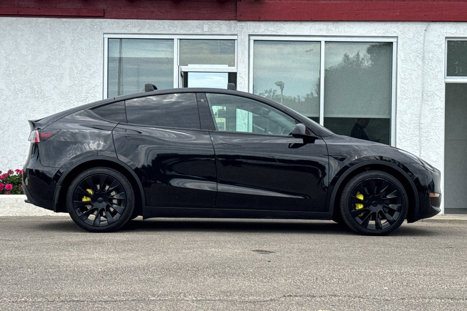 Used 2021 Tesla Model Y Long Range AWD/4WD image 3