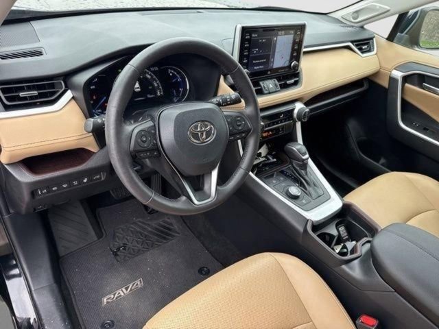 Used 2021 Toyota RAV4 Limited image 12