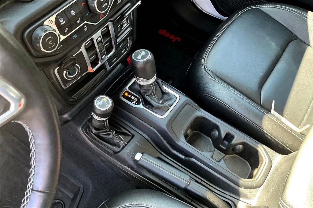 Used 2023 Jeep Wrangler Unlimited Sahara w/ Cold Weather Group image 17