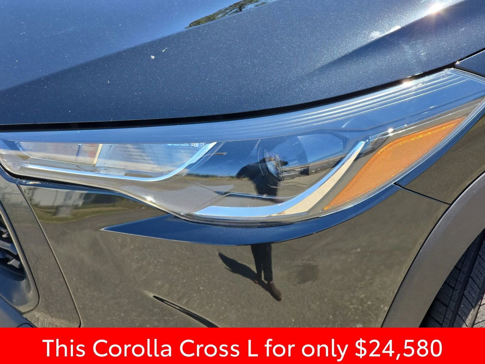 Used 2023 Toyota Corolla Cross L FWD image 34