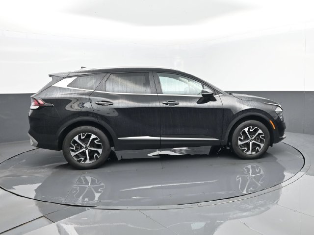 Used 2024 Kia Sportage EX AWD/4WD image 4