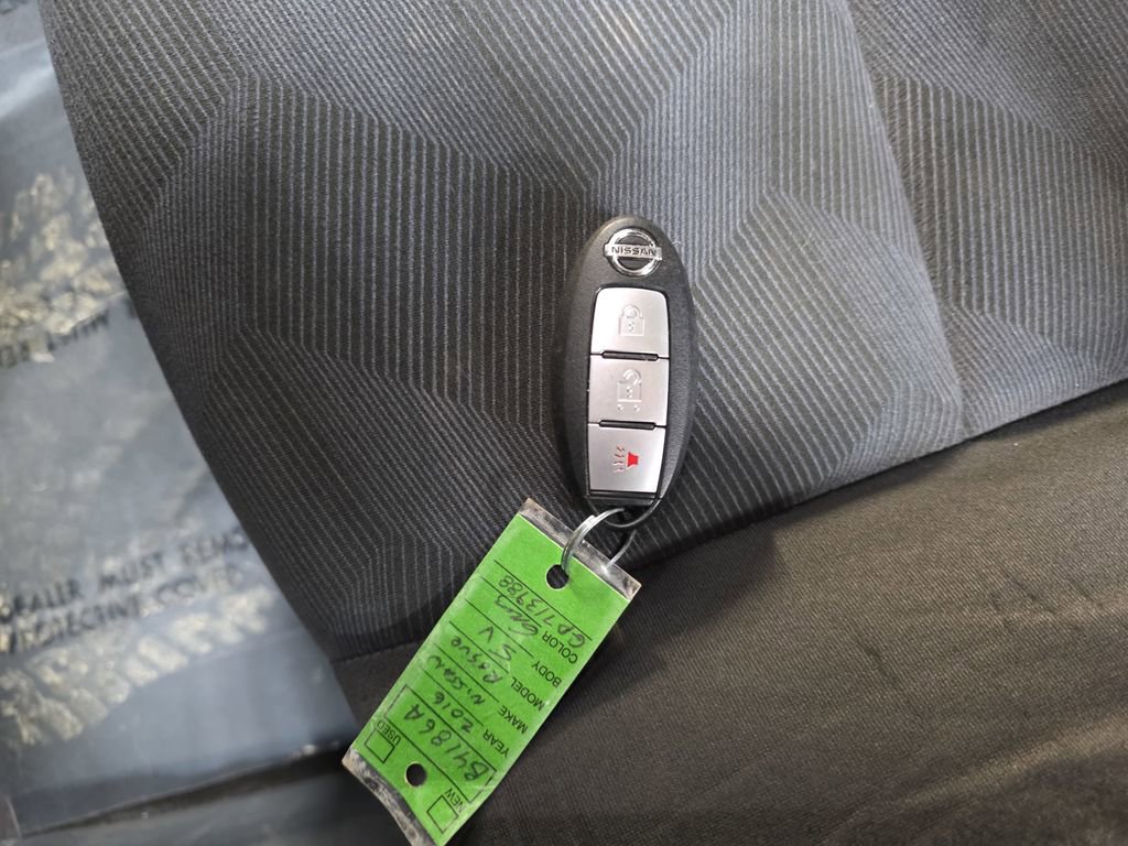 Used 2016 Nissan Rogue SV image 33