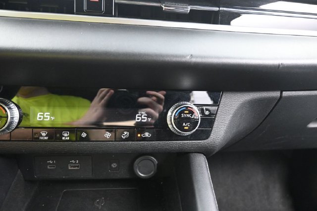 Used 2024 Mitsubishi Outlander SE FWD image 29