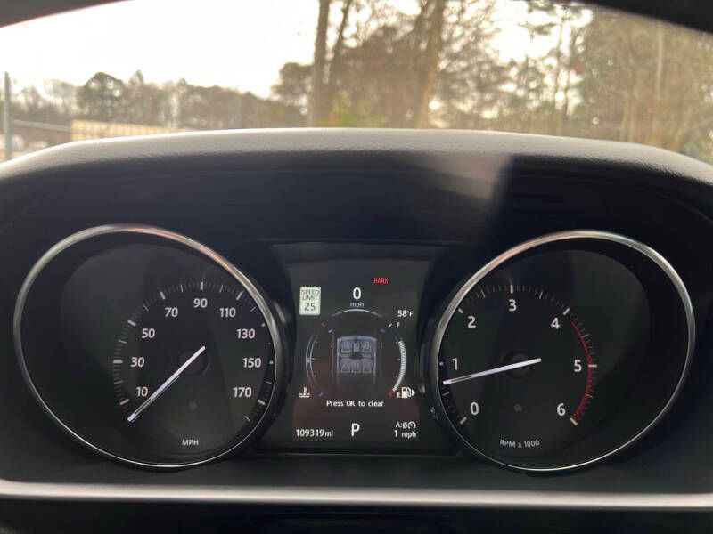 Used 2017 Land Rover Range Rover Sport HSE AWD/4WD image 21