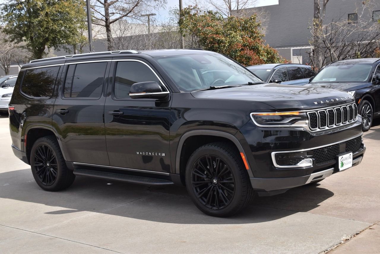 Used 2022 Jeep Wagoneer Series III w/ Rear Seat Video Group 1 image 5