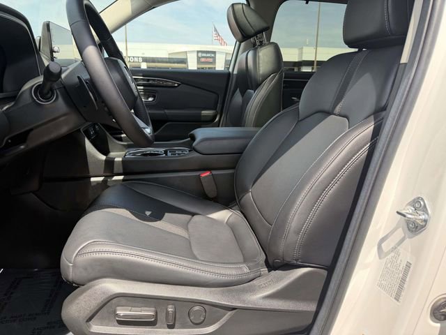 Used 2025 Honda Pilot Touring image 12