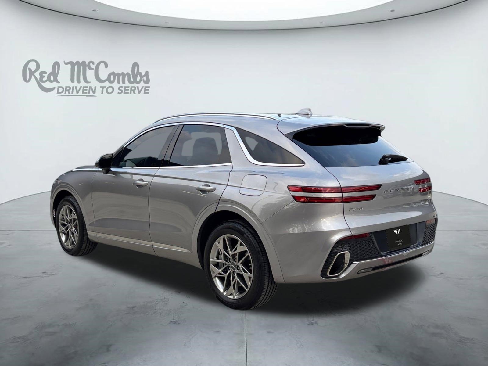 Used 2023 Genesis GV70 2.5T w/ Select Package AWD/4WD image 3