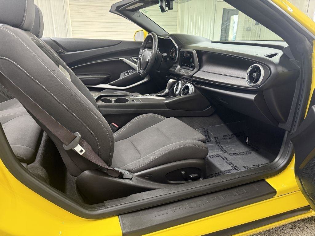 Used 2017 Chevrolet Camaro SS image 29
