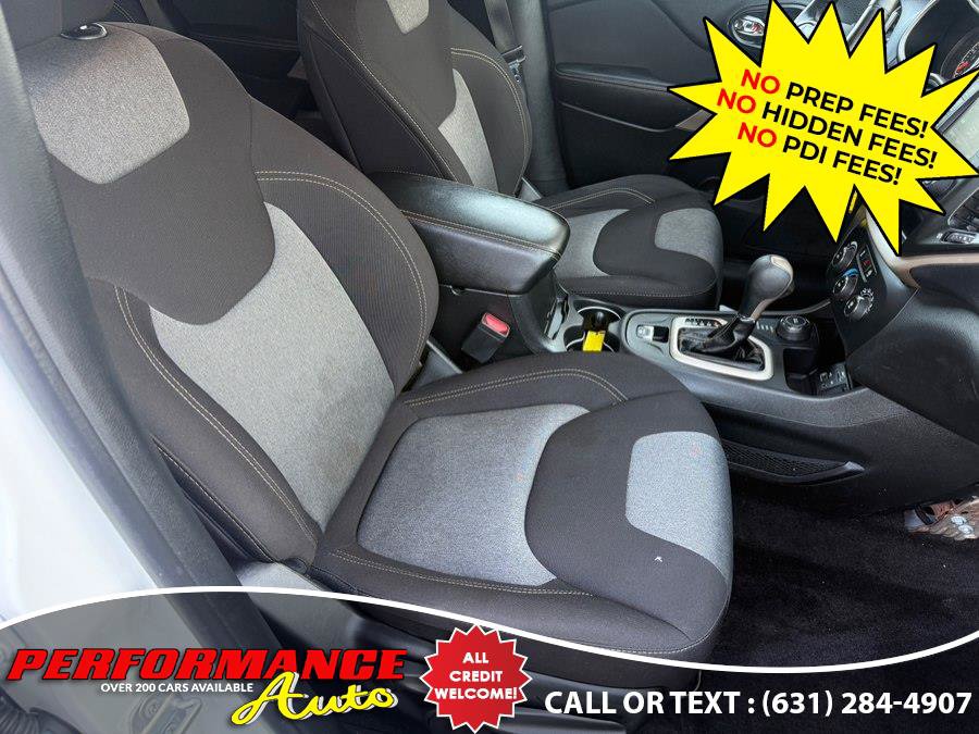 Used 2018 Jeep Cherokee Latitude w/ Altitude Package AWD/4WD image 23