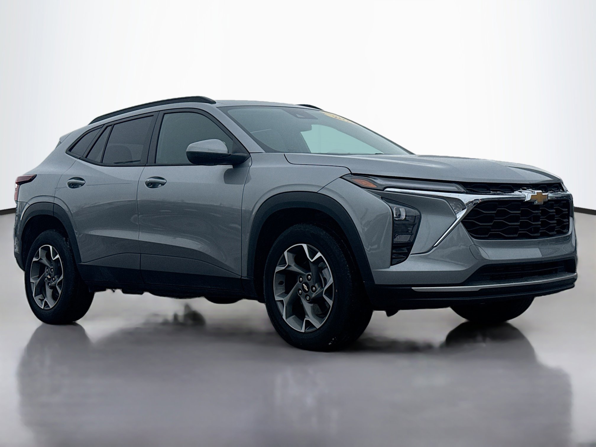 Used 2024 Chevrolet Trax LT w/ Driver Confidence Package image 1