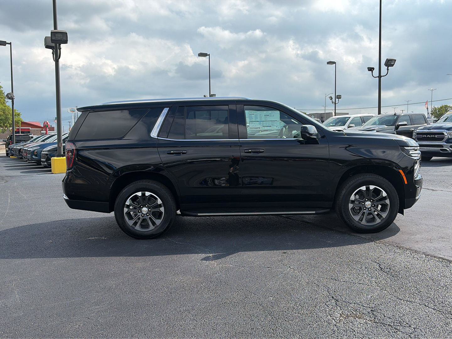 New 2026 Chevrolet Tahoe LS w/ LPO, Dark Essentials Package AWD/4WD image 6