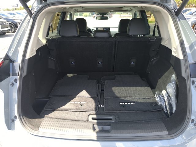 Used 2024 Nissan Rogue SL w/ SL Premium Package FWD image 12