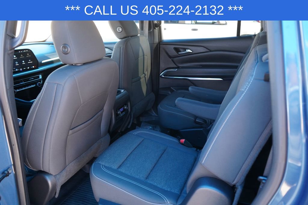 Used 2025 Chevrolet Traverse LT image 31
