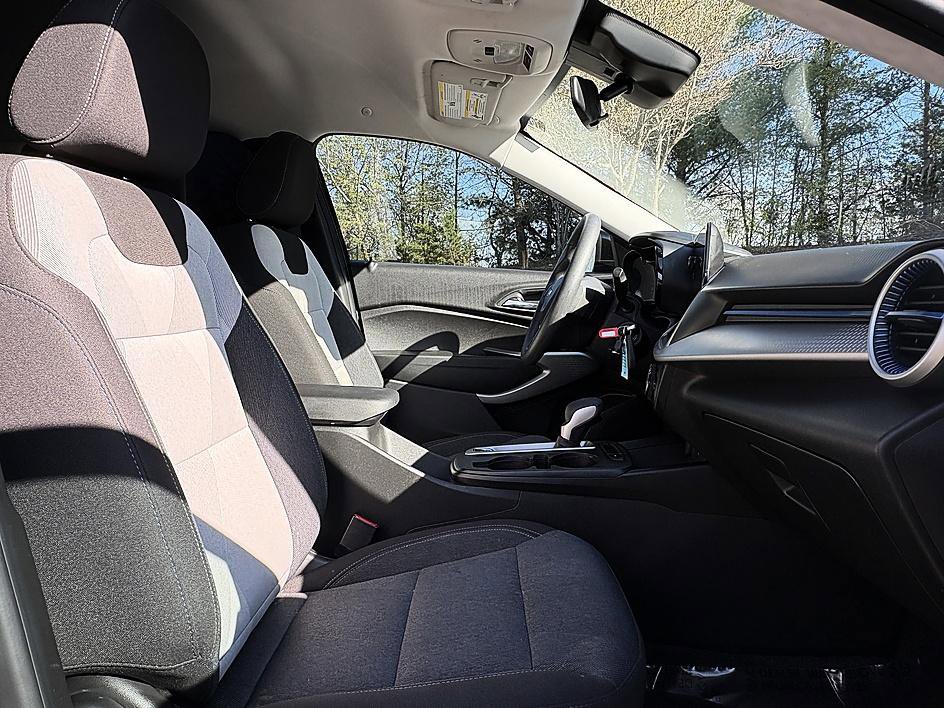 Used 2024 Chevrolet Trax LS w/ LS Convenience Package FWD image 13