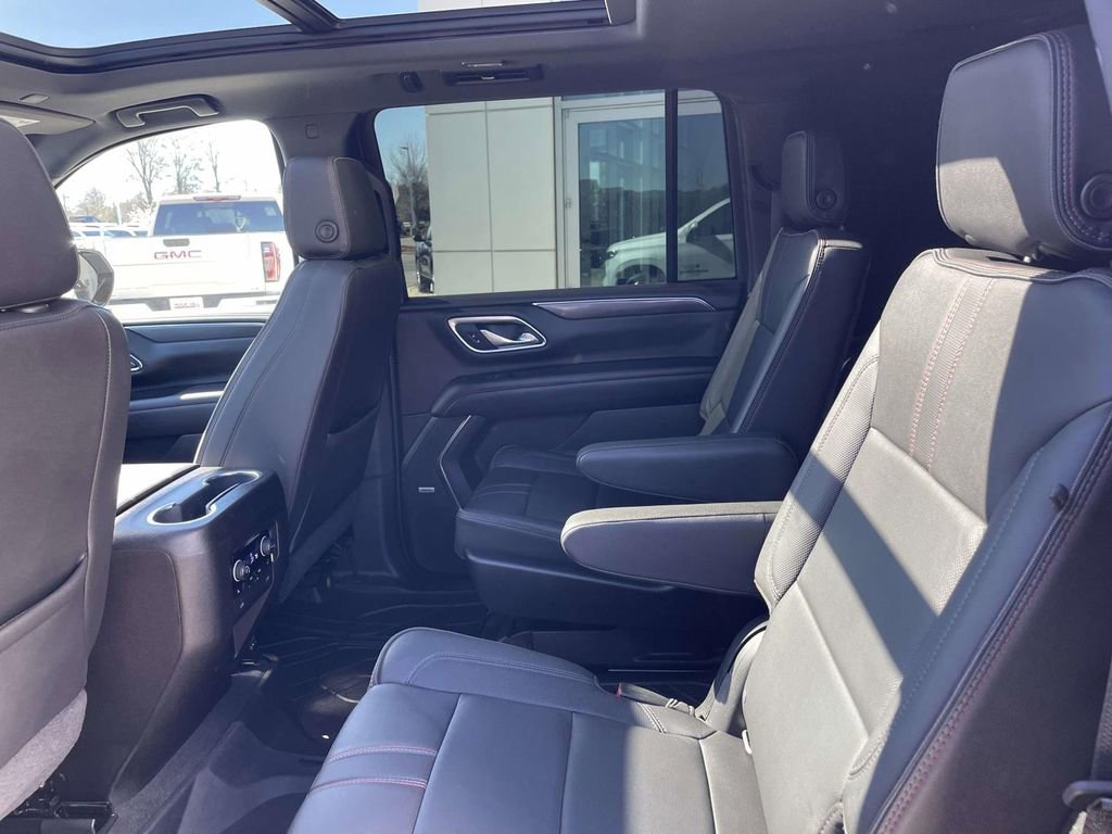 Used 2021 Chevrolet Suburban RST w/ Luxury Package image 14