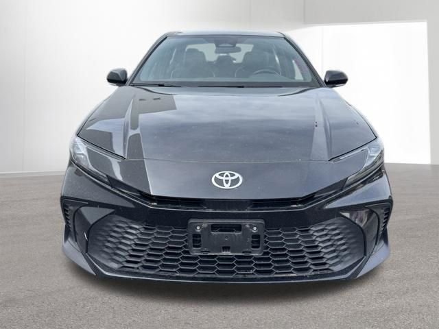 Used 2025 Toyota Camry SE FWD image 6