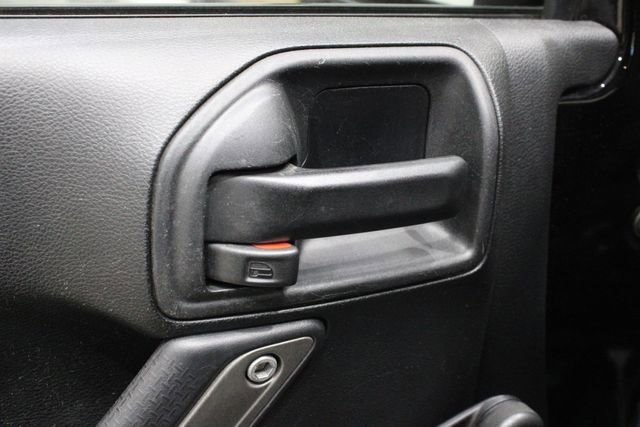 Used 2016 Jeep Wrangler Unlimited Sport image 16