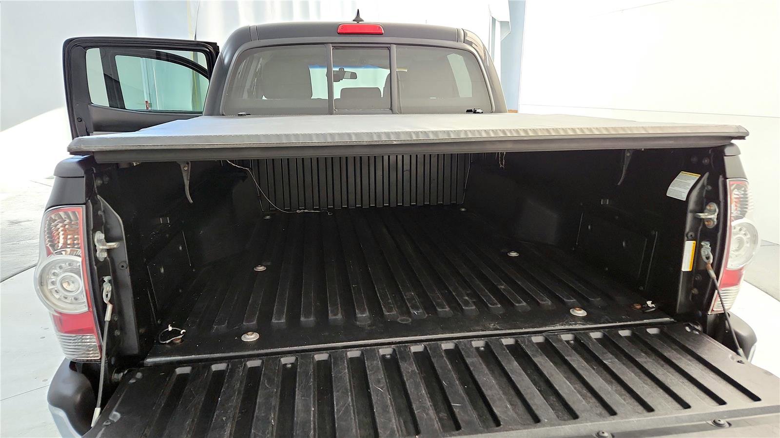 Used 2015 Toyota Tacoma 4x4 Double Cab image 32