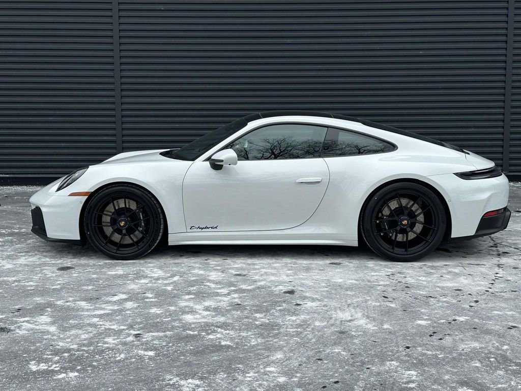 New 2026 Porsche 911 GTS image 2