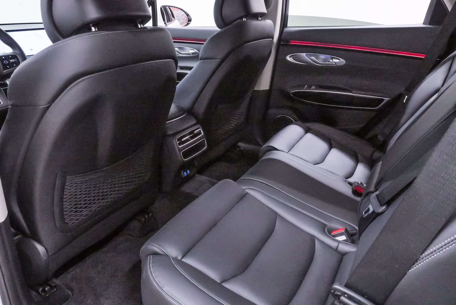 Certified 2026 Genesis GV70 2.5T AWD/4WD image 10