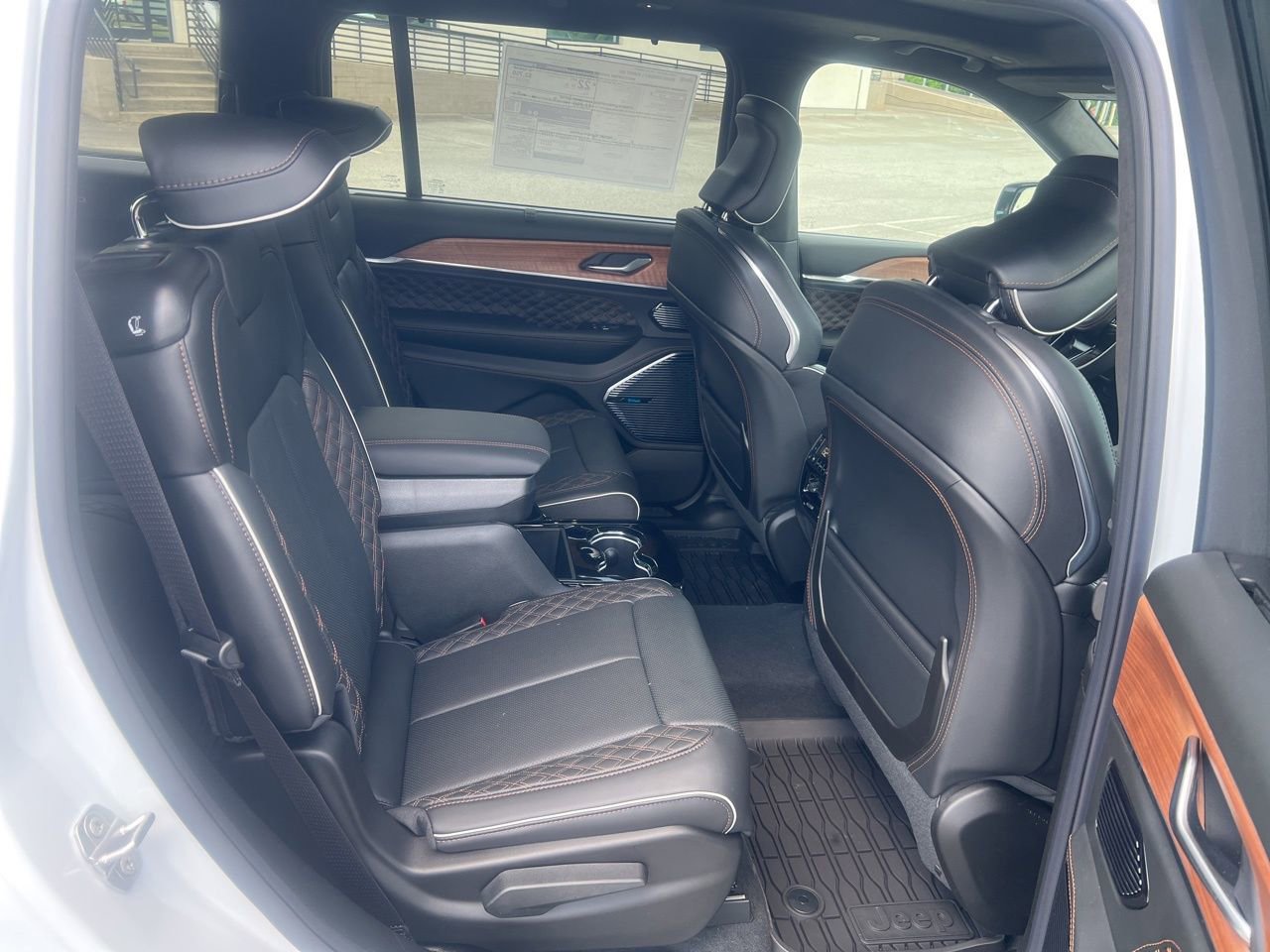 New 2026 Jeep Grand Cherokee L Summit w/ Obsidian Package AWD/4WD image 21