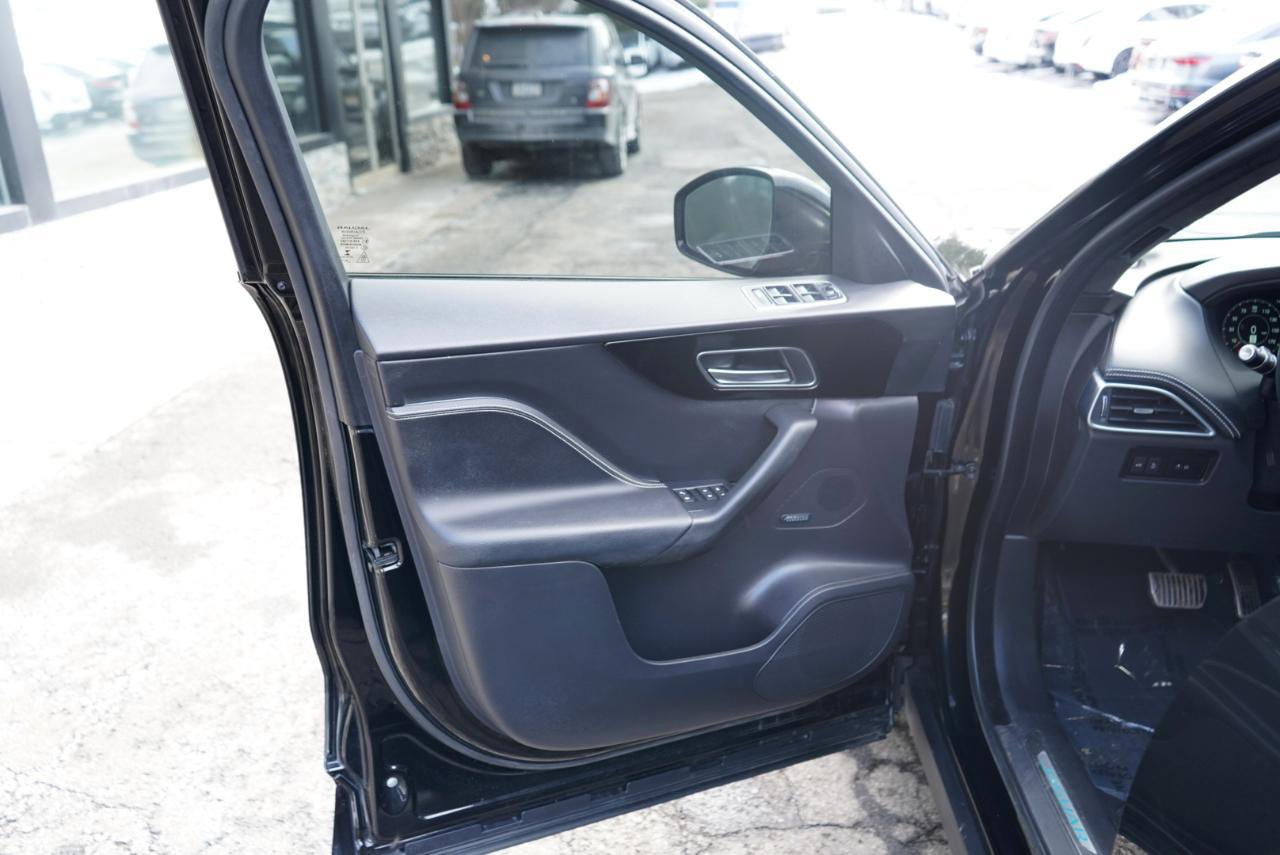 Used 2019 Jaguar F-PACE R-Sport image 27