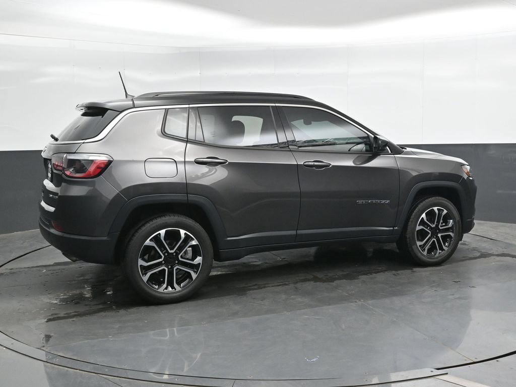 Used 2022 Jeep Compass Limited w/ Sun and Sound Group AWD/4WD image 4