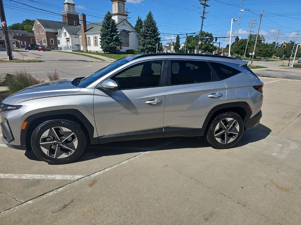 Used 2025 Hyundai Tucson SEL FWD image 12