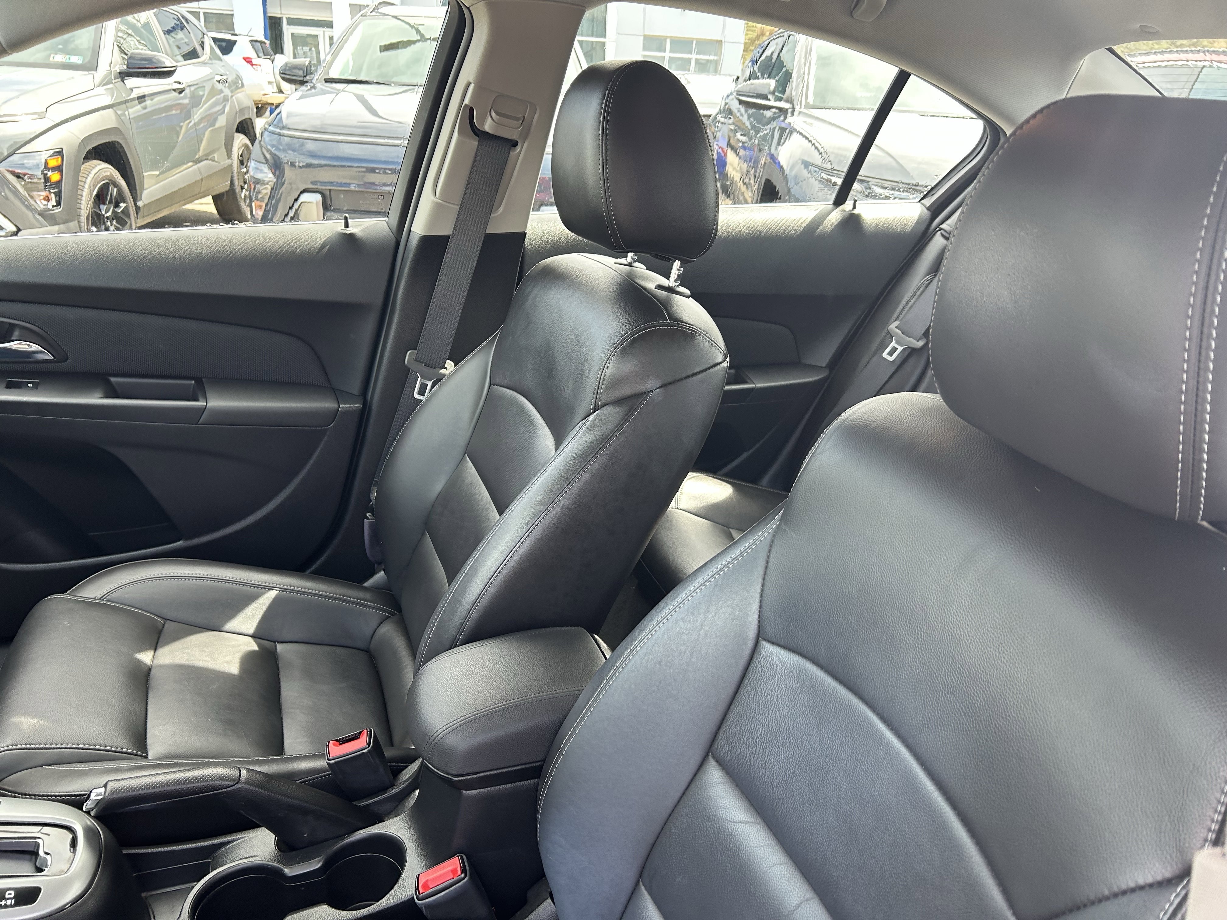 Used 2014 Chevrolet Cruze LT image 32