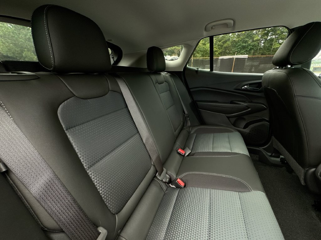 New 2026 Chevrolet Trax LT w/ LT Convenience Package FWD image 29