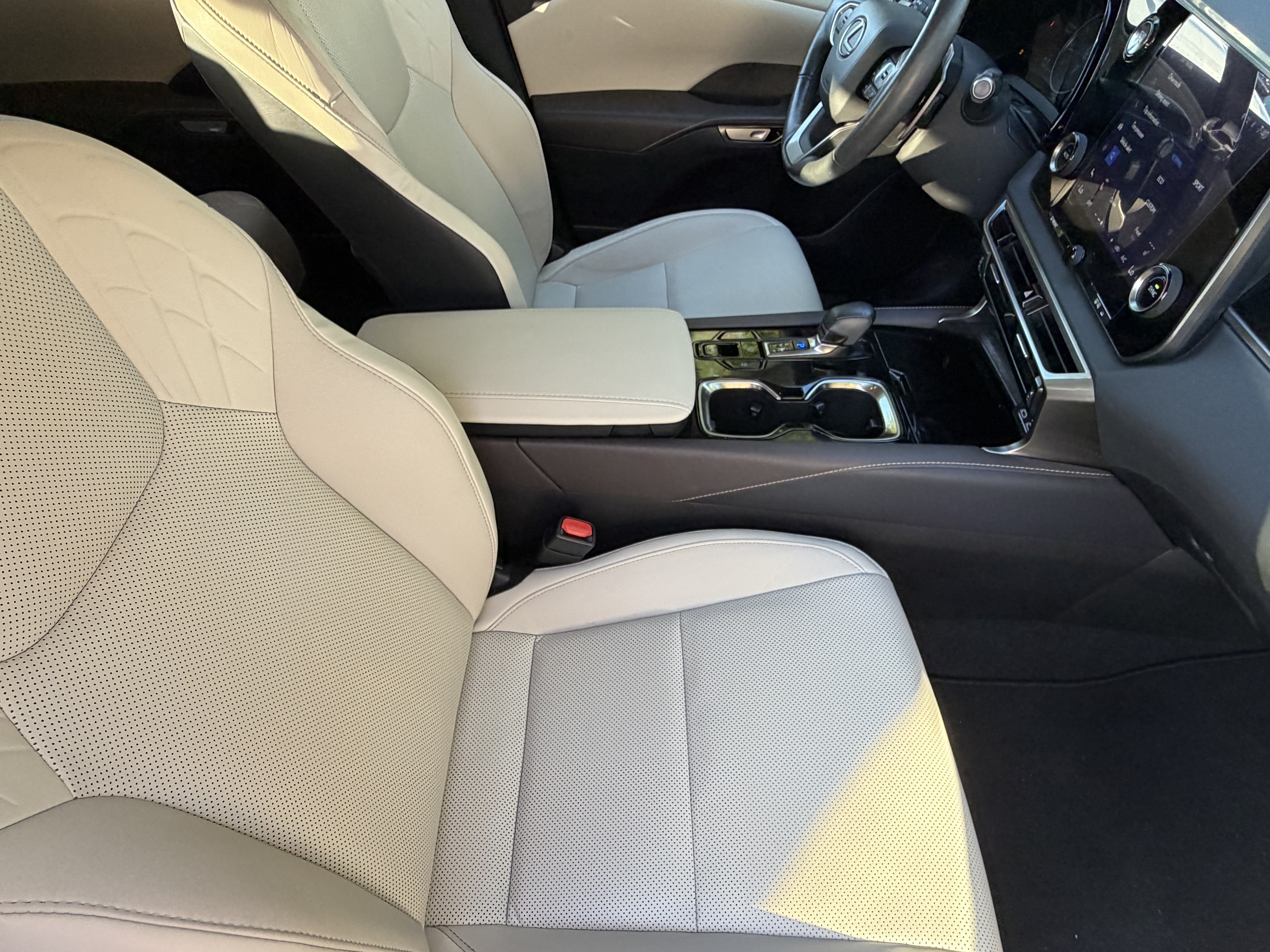 Used 2023 Lexus RX 350 FWD image 41