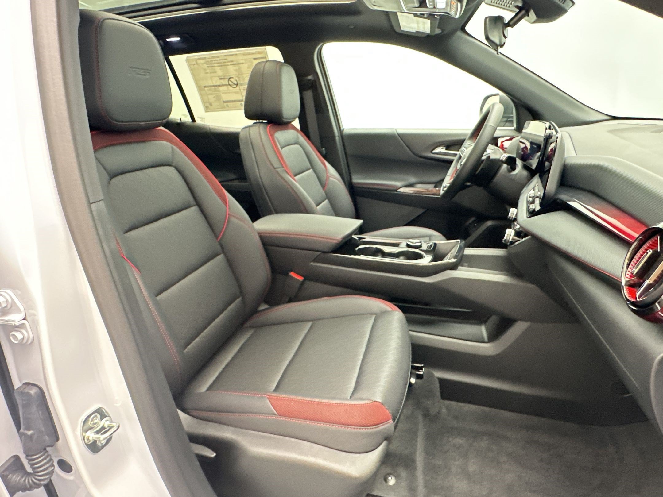 New 2027 Chevrolet Equinox RS w/ LPO, Floor Liner Package AWD/4WD image 26
