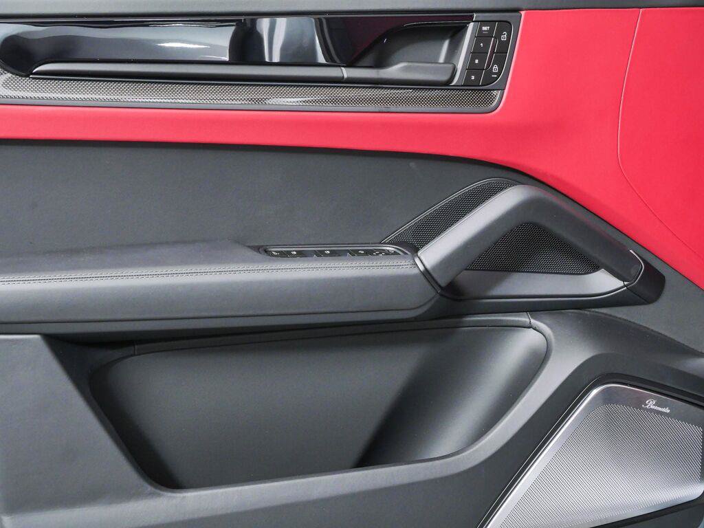 New 2026 Porsche Cayenne GTS AWD/4WD image 6