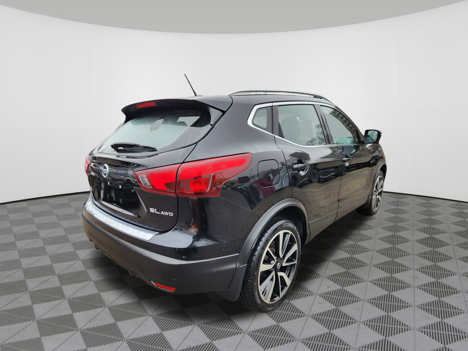 Used 2019 Nissan Rogue Sport SL image 4