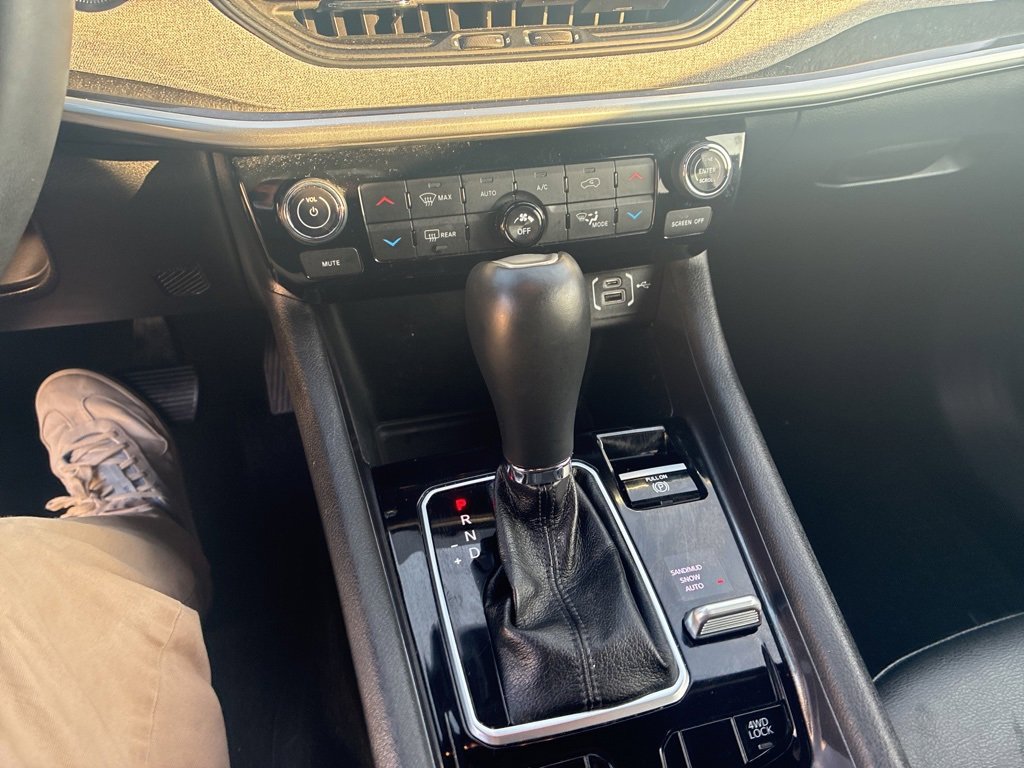 Used 2024 Jeep Compass Latitude w/ Convenience Group image 13