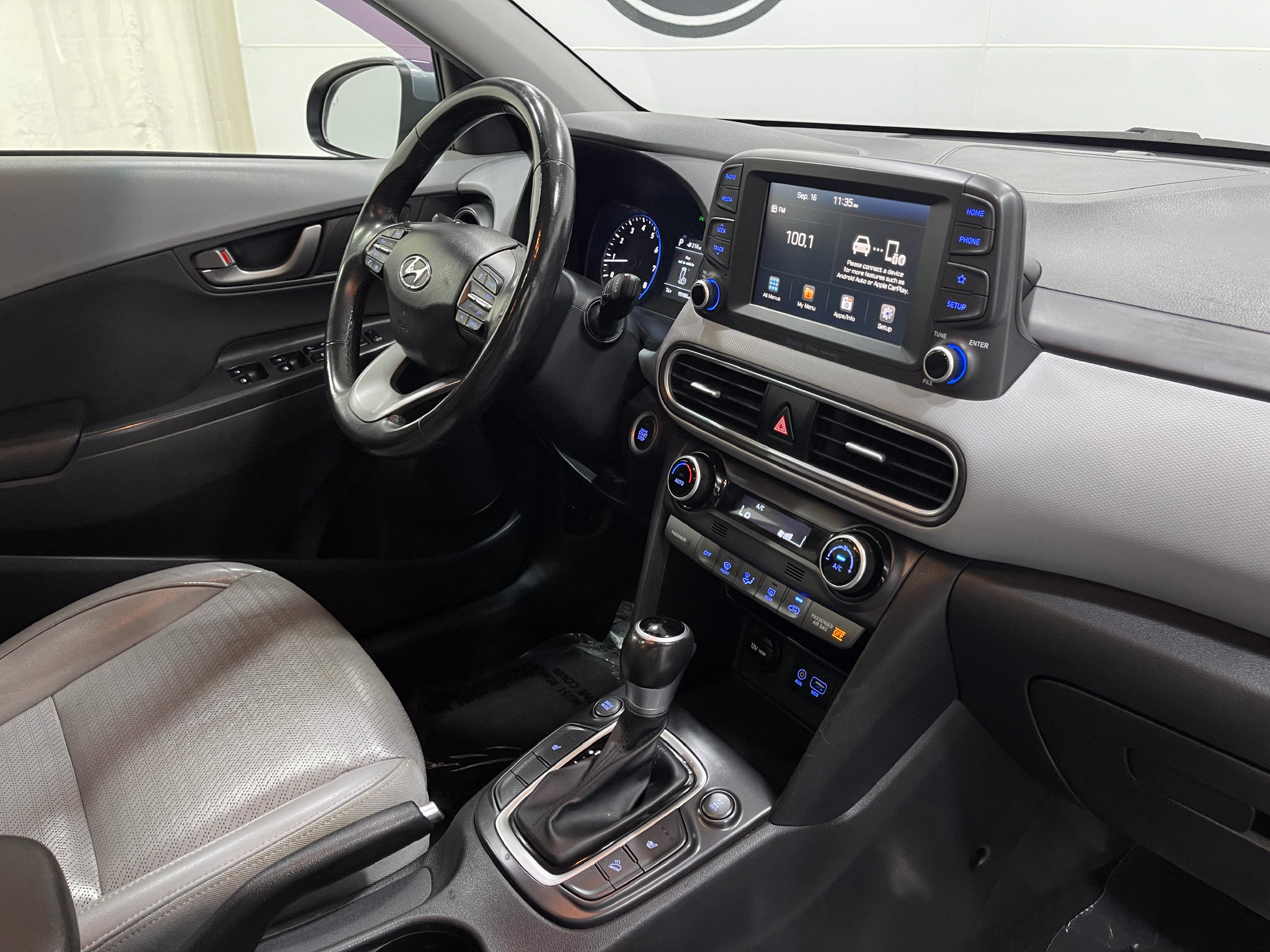 Used 2018 Hyundai Kona Limited AWD/4WD image 19