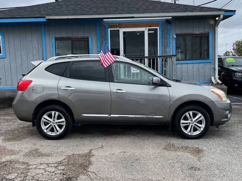 Used 2013 Nissan Rogue SV w/ Premium Pkg image 5