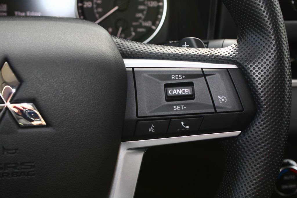 New 2026 Mitsubishi Outlander ES image 15