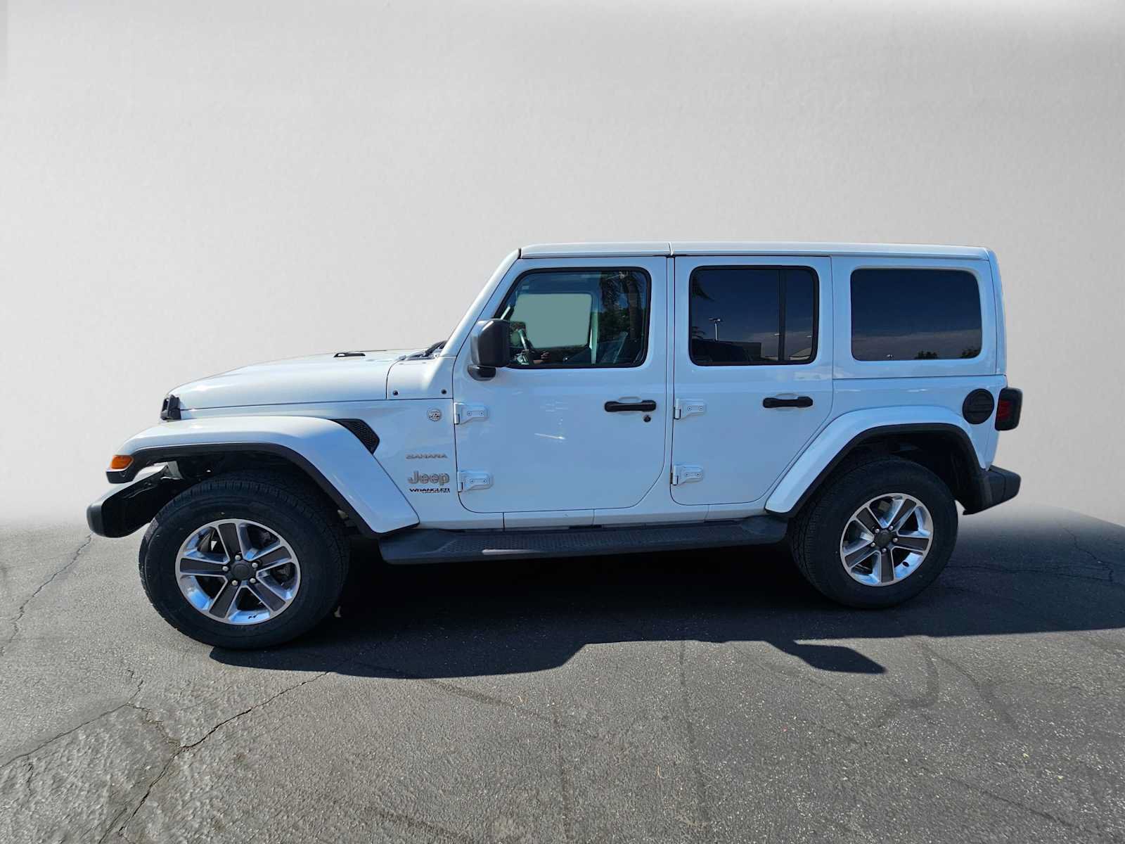 Used 2019 Jeep Wrangler Unlimited Sahara AWD/4WD image 6