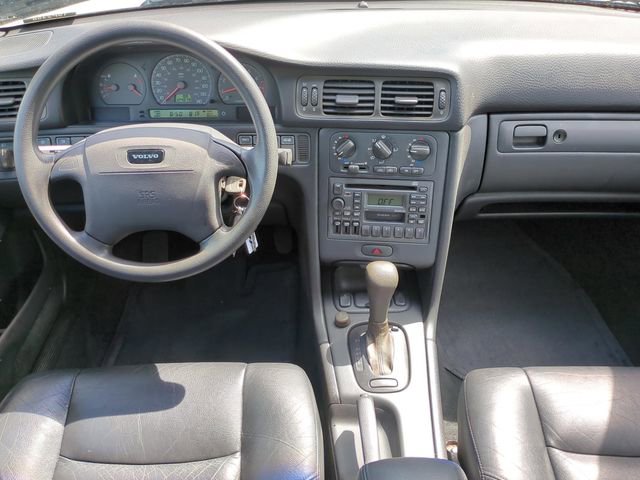 Used 1999 Volvo V70 FWD image 11