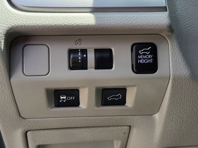 Used 2014 Subaru Forester 2.5i Touring AWD/4WD image 9