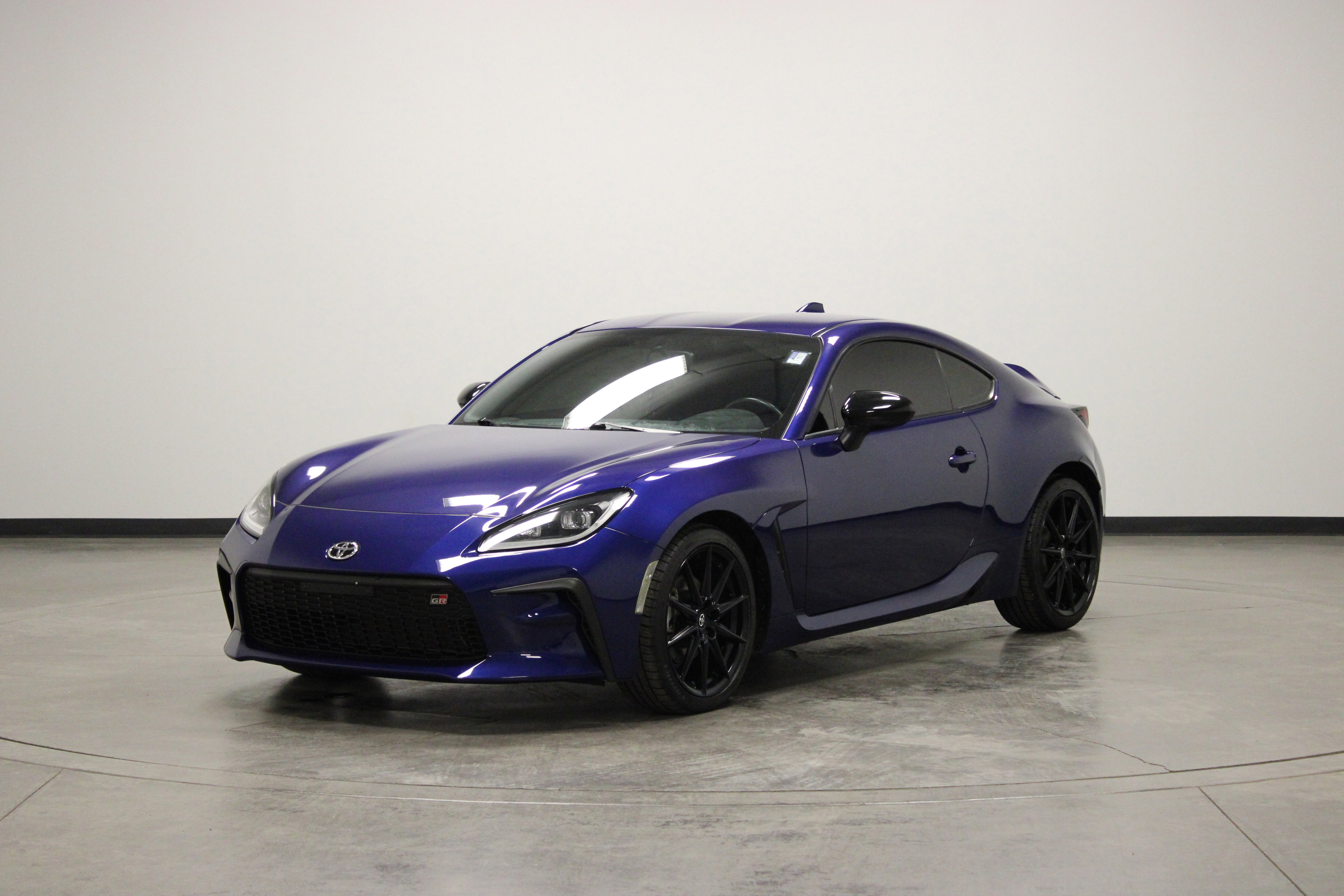 Used 2022 Toyota GR86 Premium w/ ALL Weather Mat Package (TMS) RWD image 4