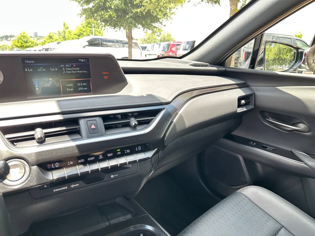 Used 2021 Lexus UX 200 w/ Accessory Package (Z2) FWD image 24