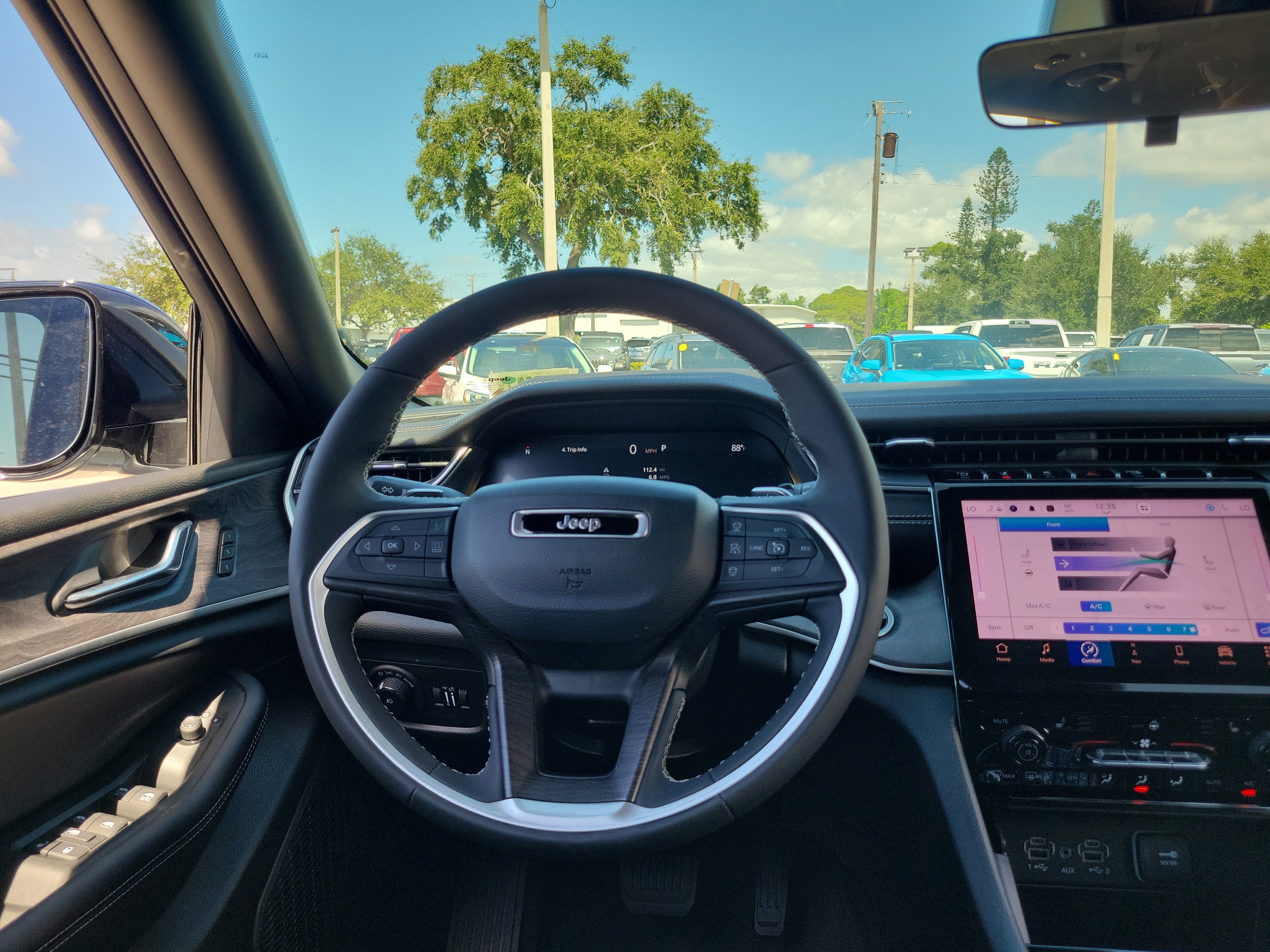 New 2025 Jeep Grand Cherokee L Limited w/ Black Appearance Package image 7